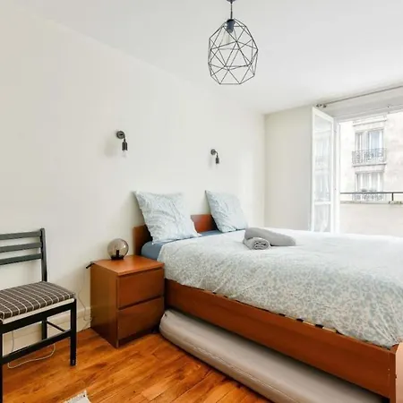 T2 With Stunning Balcony 55m2 17 Paris