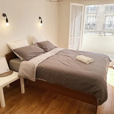 Apartment T2 With Stunning Balcony 55m2 17 Paris