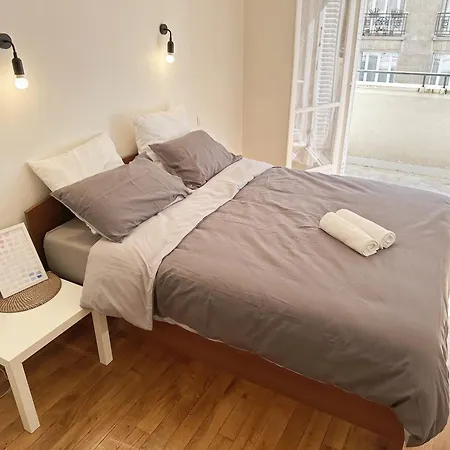 T2 With Stunning Balcony 55m2 17 * Paris