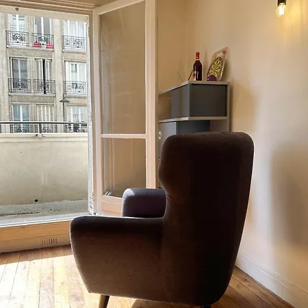 Apartment T2 With Stunning Balcony 55m2 17 Paris