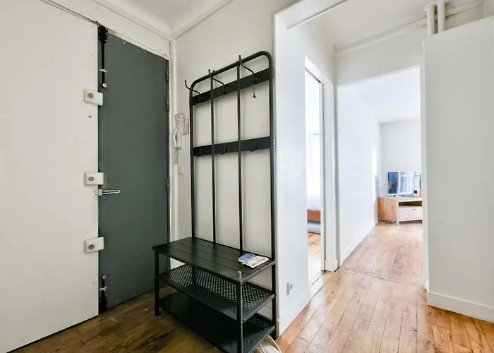 T2 With Stunning Balcony 55m2 17 * Paris