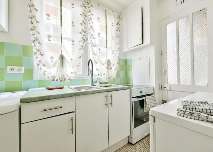 T2 With Stunning Balcony 55m2 17 Lejlighed Paris
