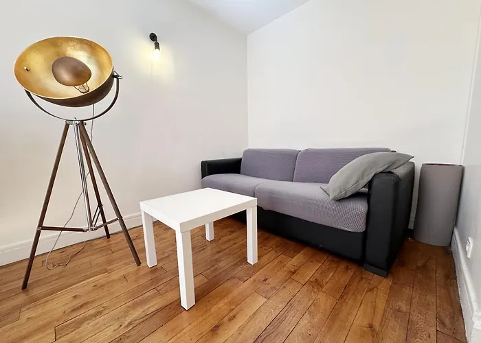 T2 With Stunning Balcony 55m2 17 * Paris